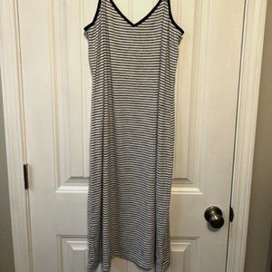 Large Gap Stripped Dress